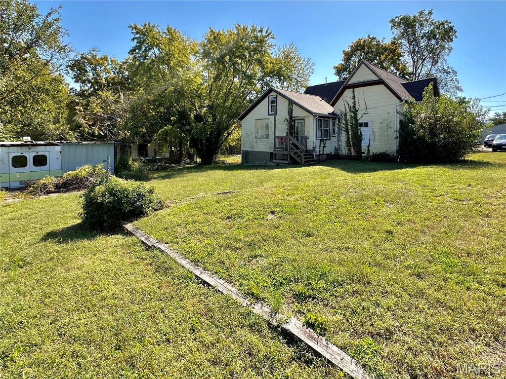 220 Louise Street Property Photo 38
