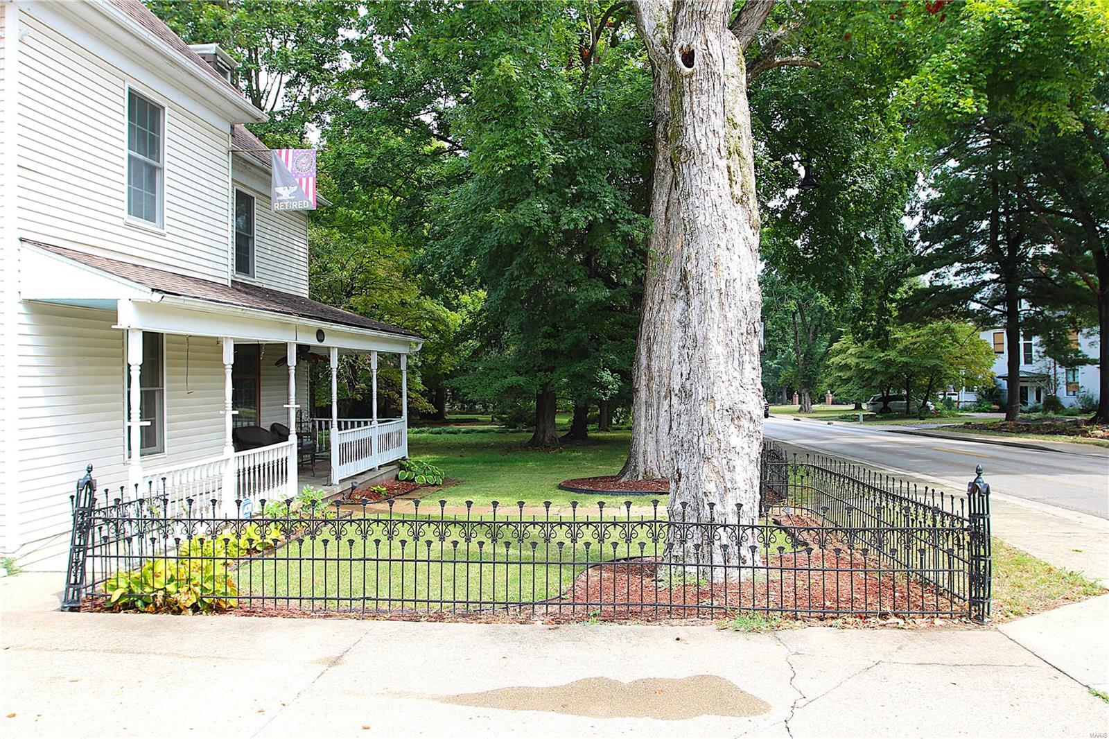 609 West Columbia Street Property Photo 6