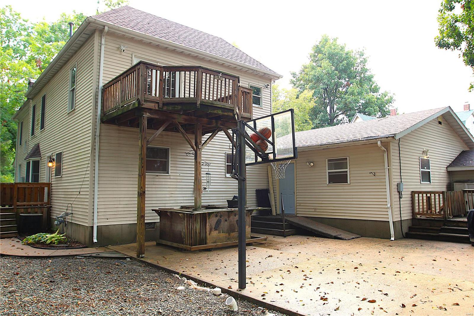 609 West Columbia Street Property Photo 8