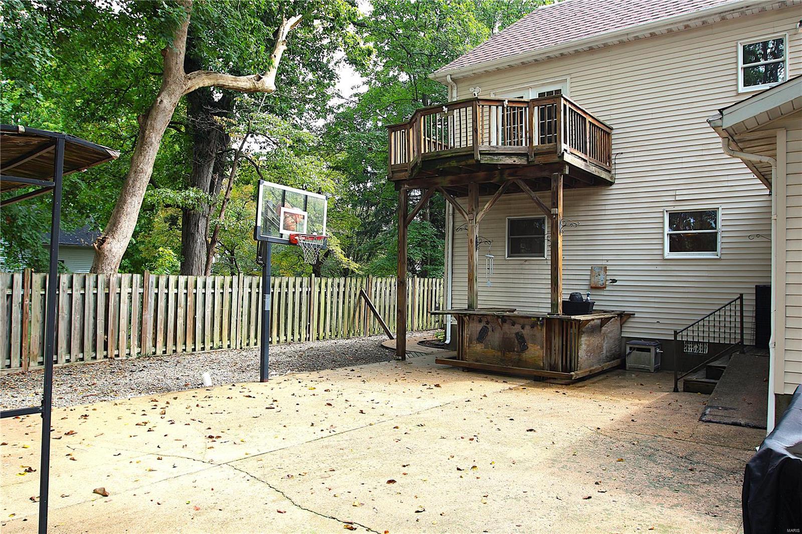 609 West Columbia Street Property Photo 10