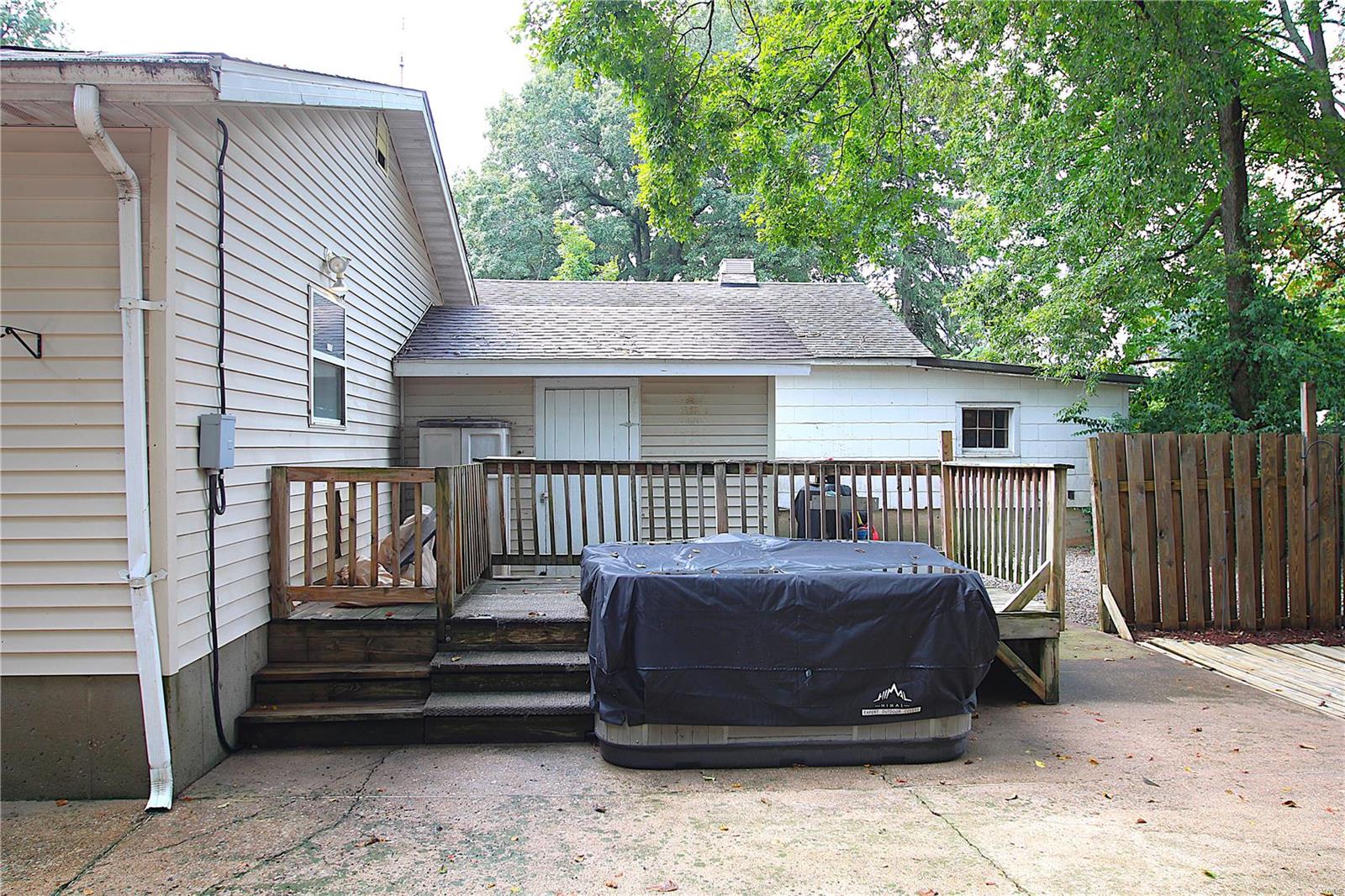 609 West Columbia Street Property Photo 12