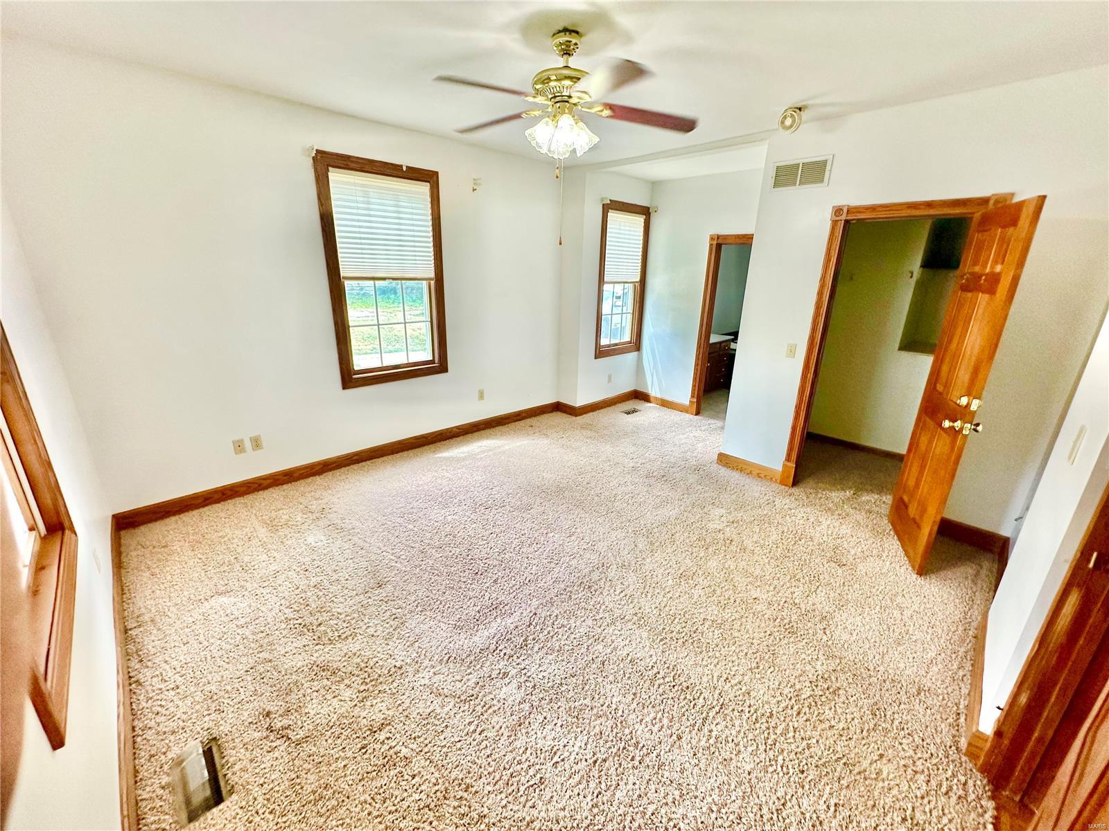 609 West Columbia Street Property Photo 26