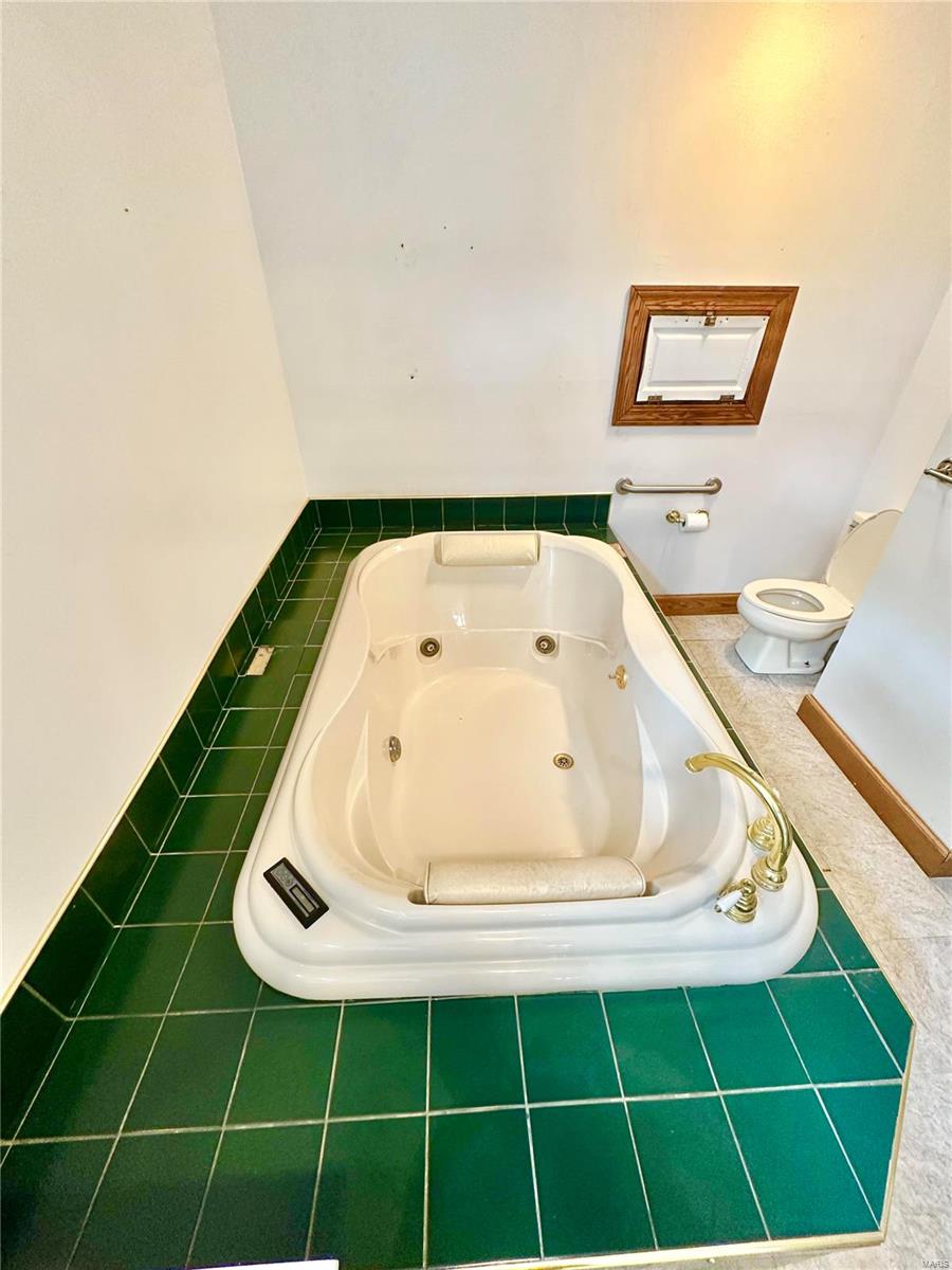 609 West Columbia Street Property Photo 30