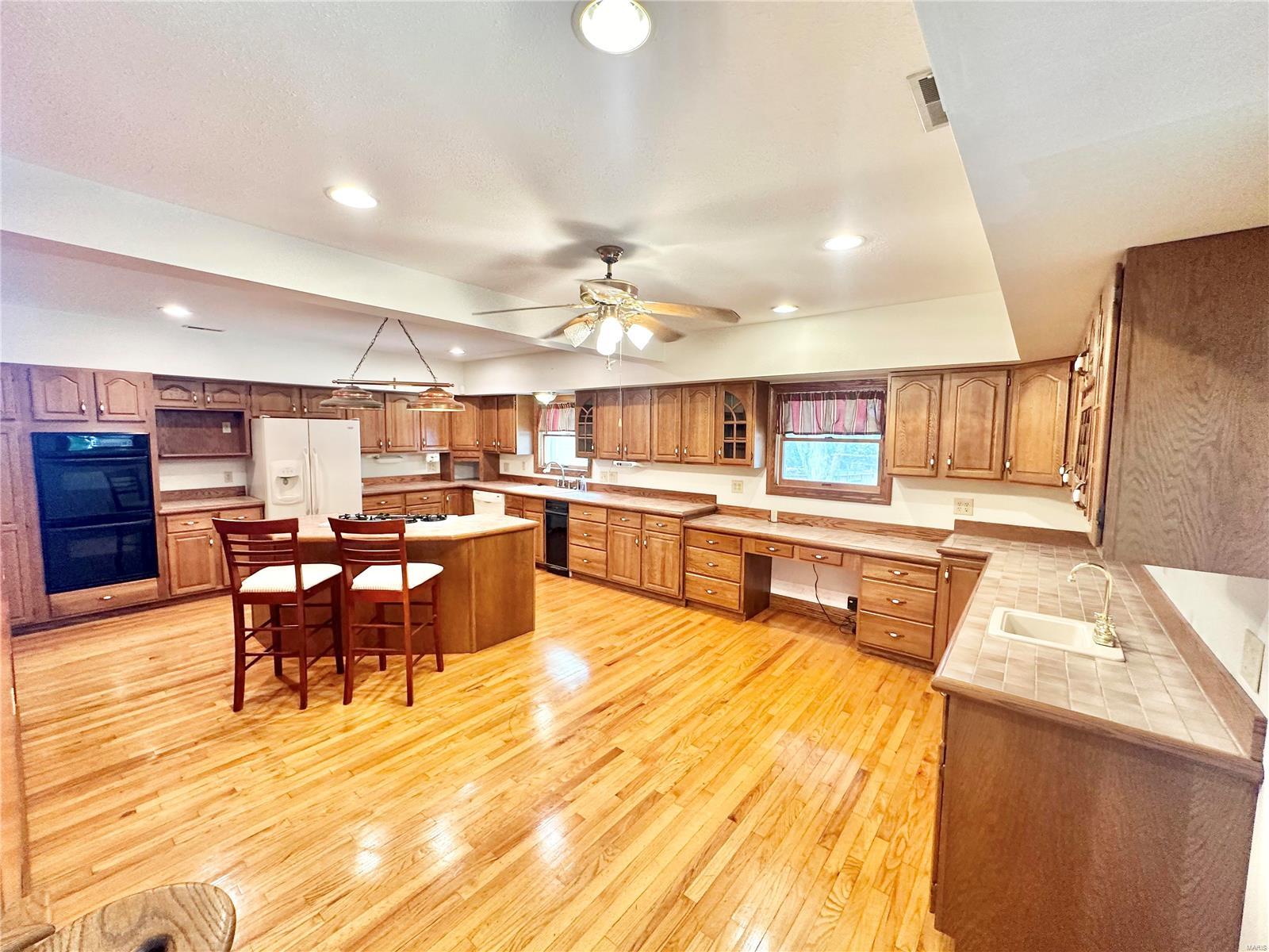 609 West Columbia Street Property Photo 40