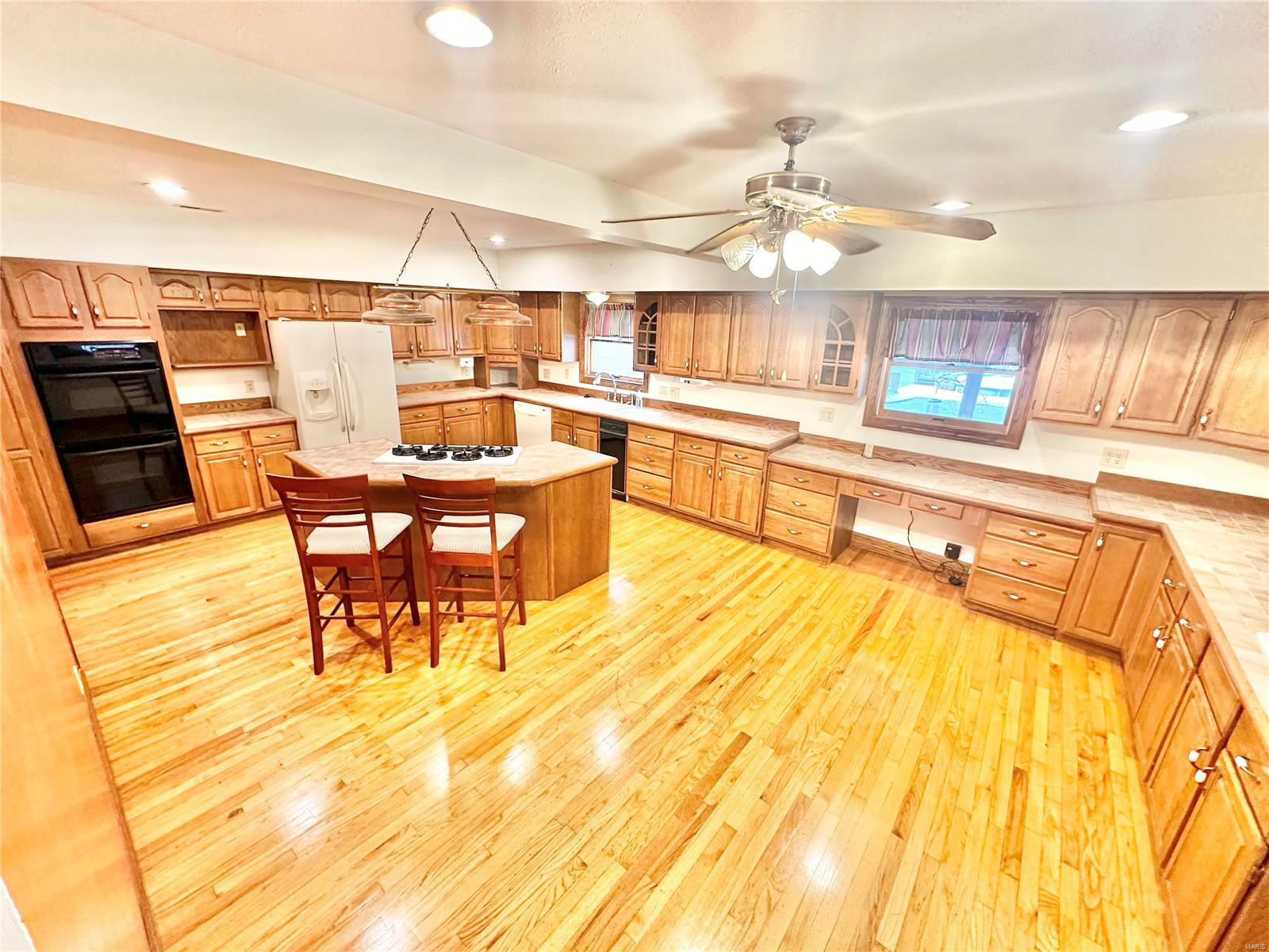 609 West Columbia Street Property Photo 48