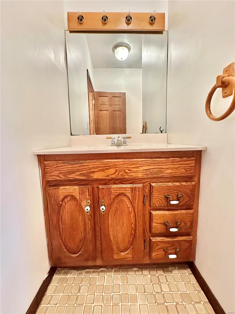 609 West Columbia Street Property Photo 75