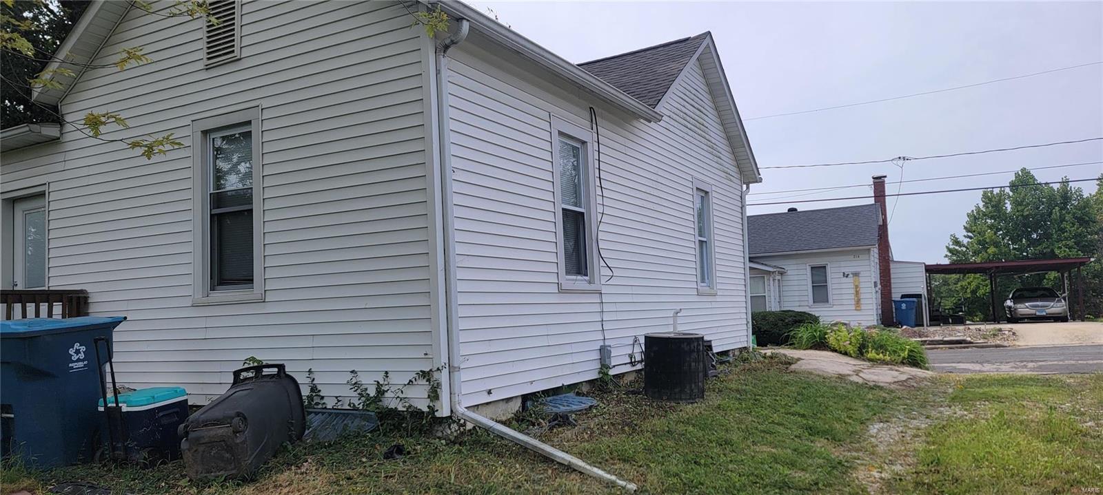 215 Summit Avenue Property Photo 2