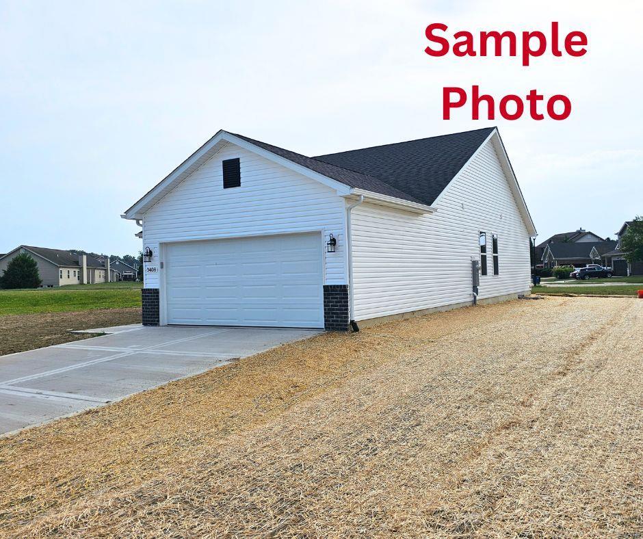 1123 Castle Green Drive Property Photo 2
