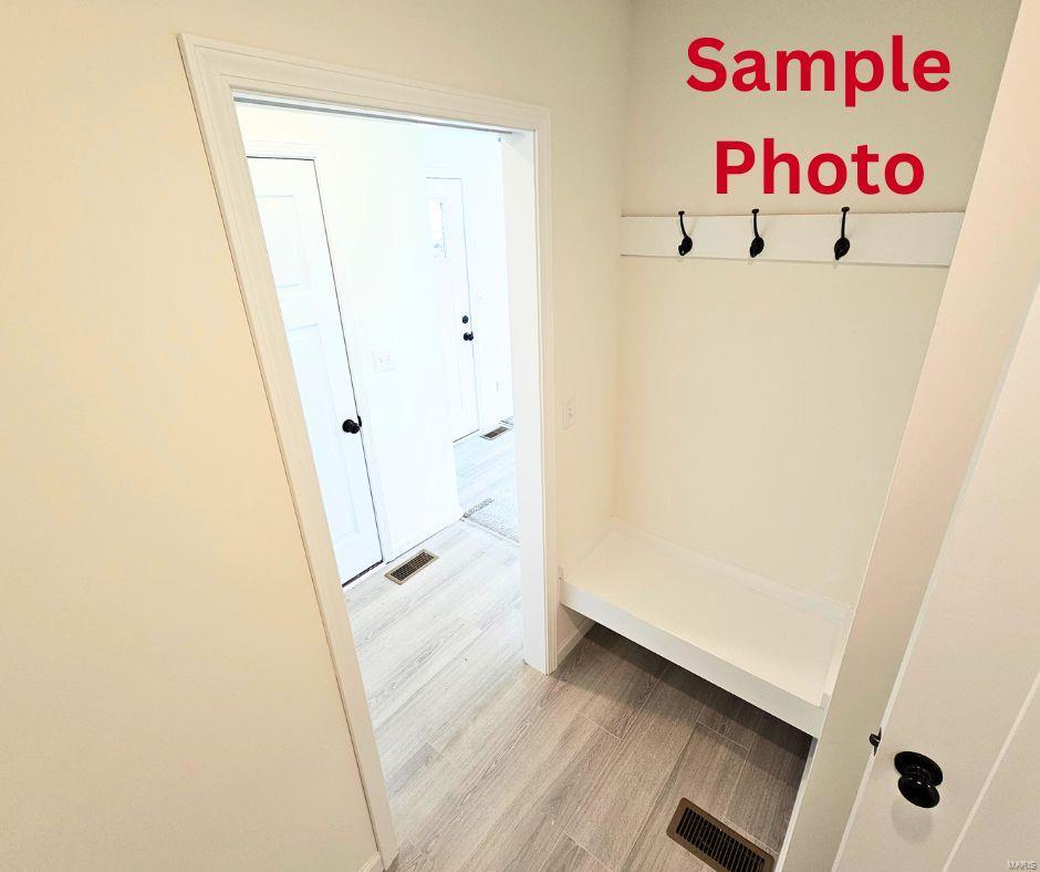 1123 Castle Green Drive Property Photo 8