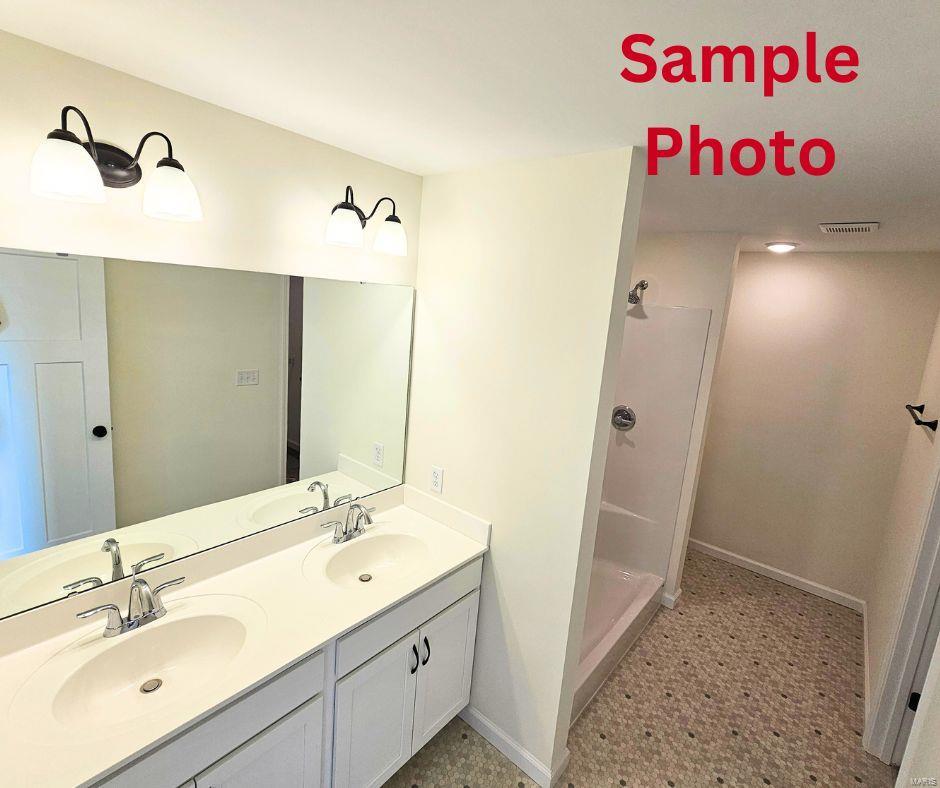 1123 Castle Green Drive Property Photo 14