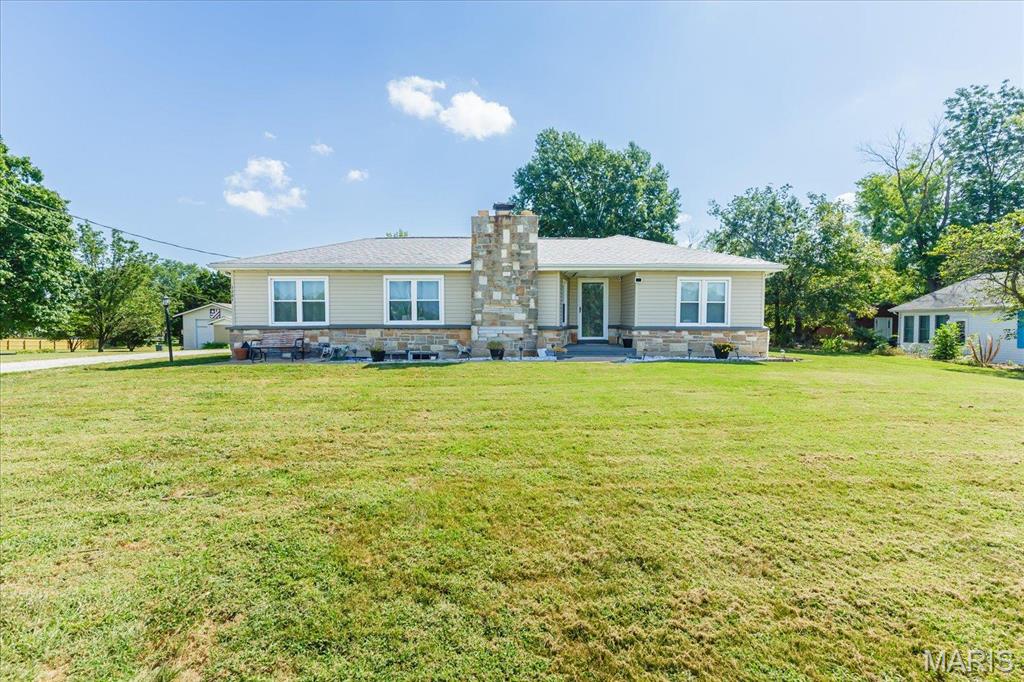 1281 Highway K Property Photo 1