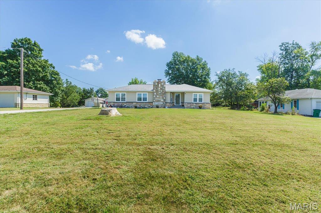1281 Highway K Property Photo 2