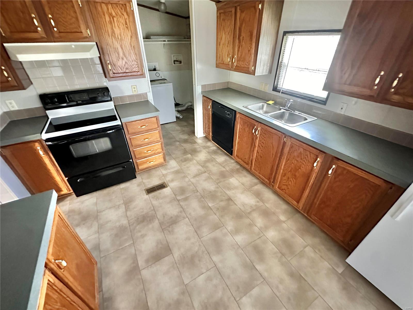 104 Holdinghausen Drive Property Photo 12