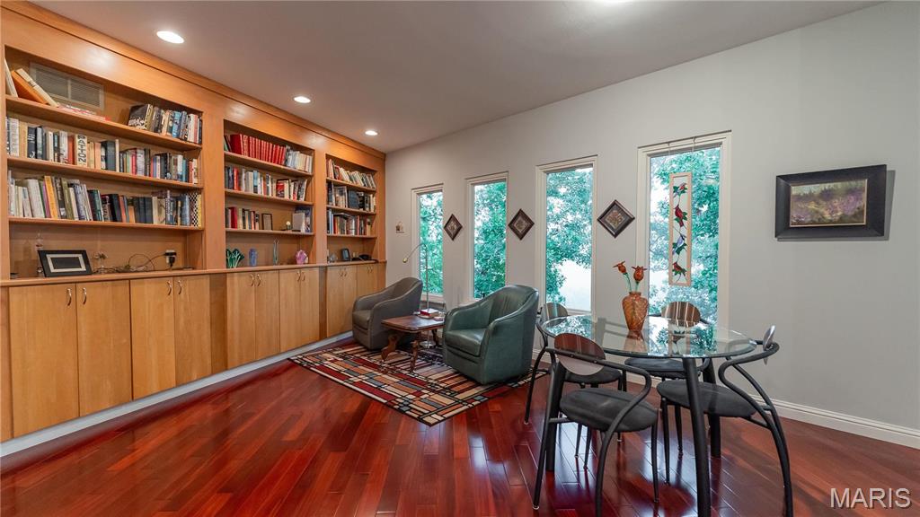 672 N High Post Road Property Photo 10