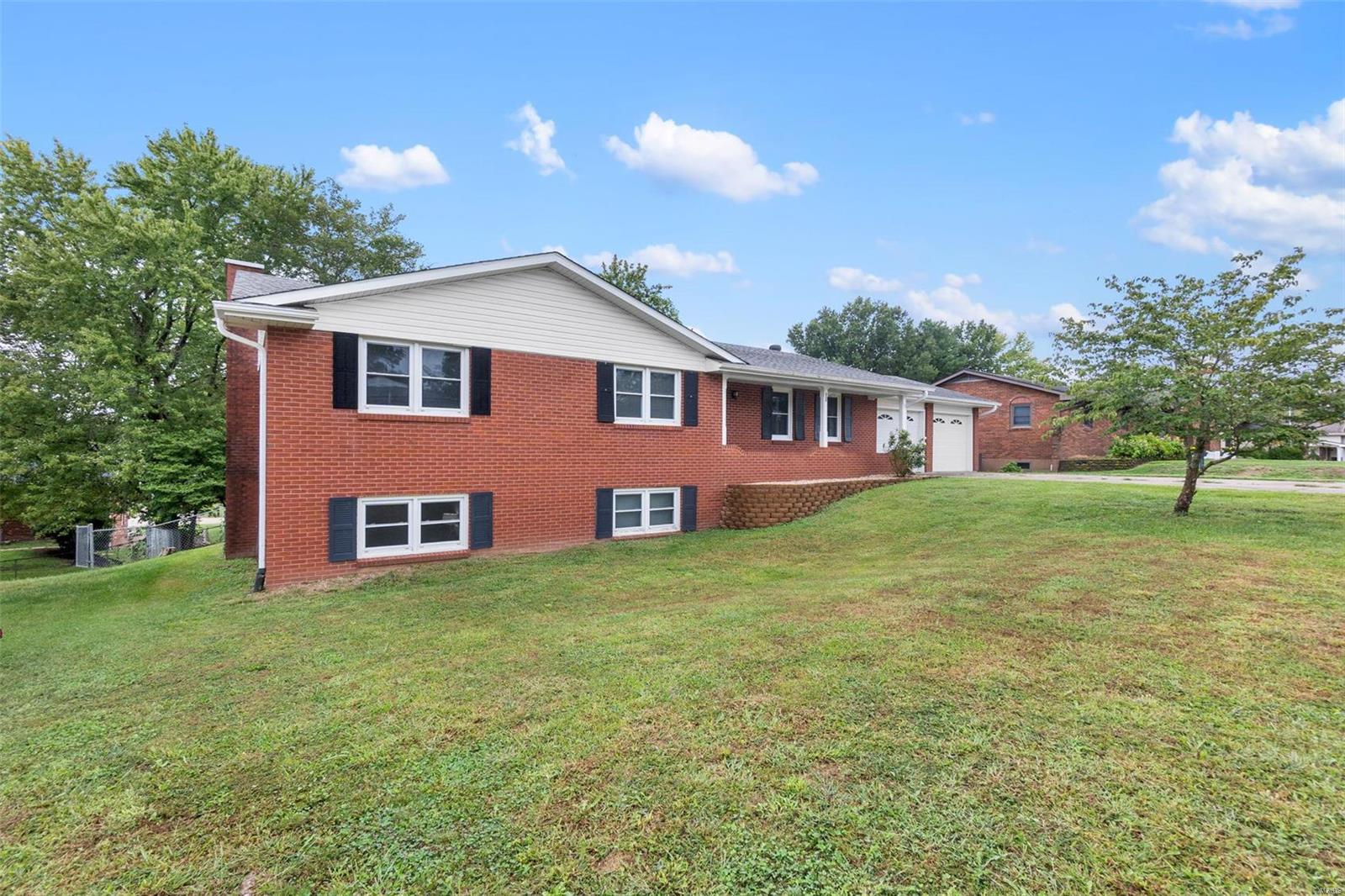1810 Sherwood Drive Property Photo 1
