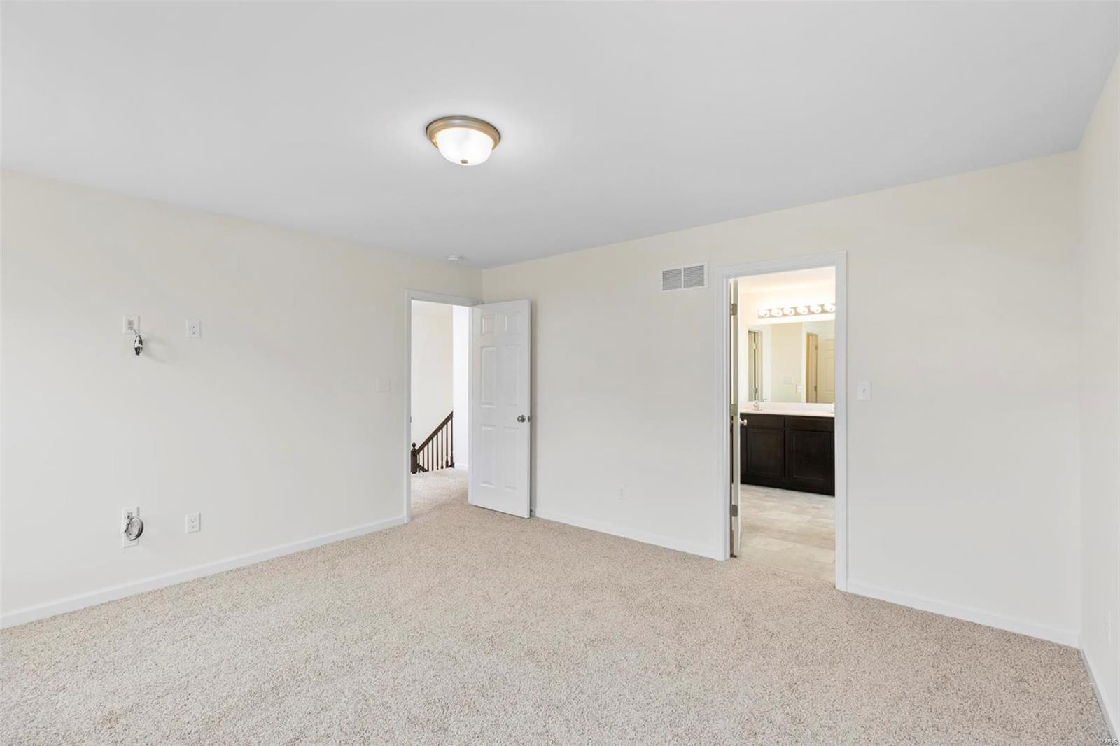 388 Winding Bluffs Court Property Photo 11