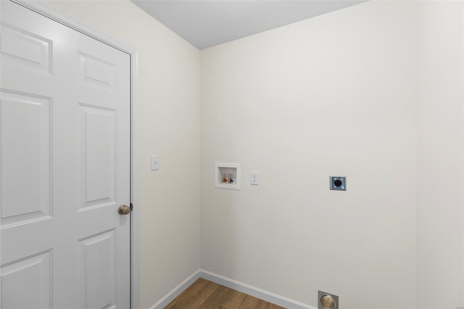 388 Winding Bluffs Court Property Photo 13