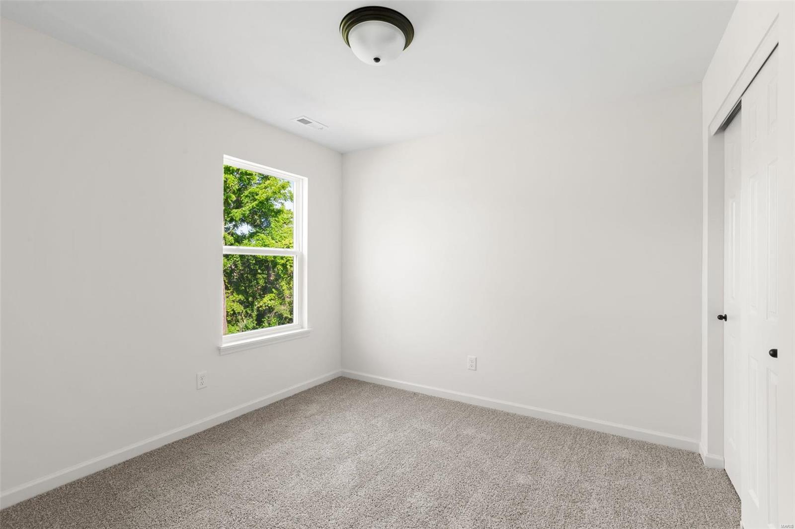 305 Winding Bluffs Court Property Photo 2
