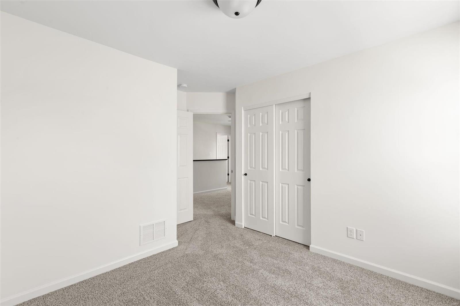 305 Winding Bluffs Court Property Photo 3