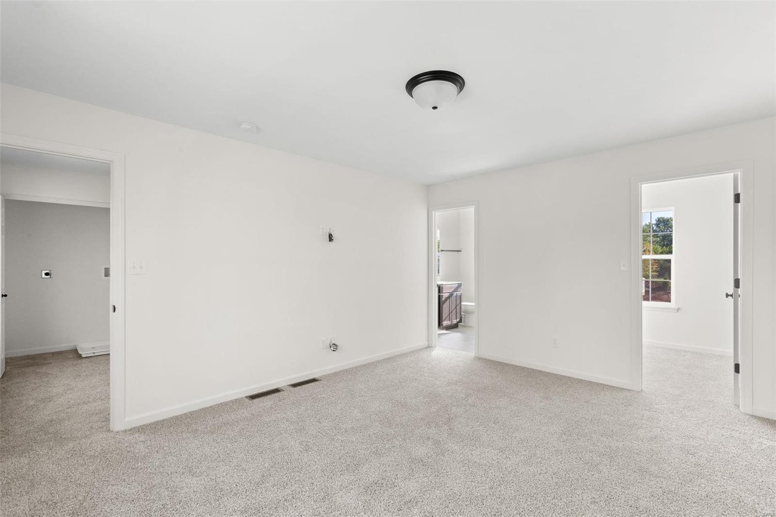 305 Winding Bluffs Court Property Photo 9