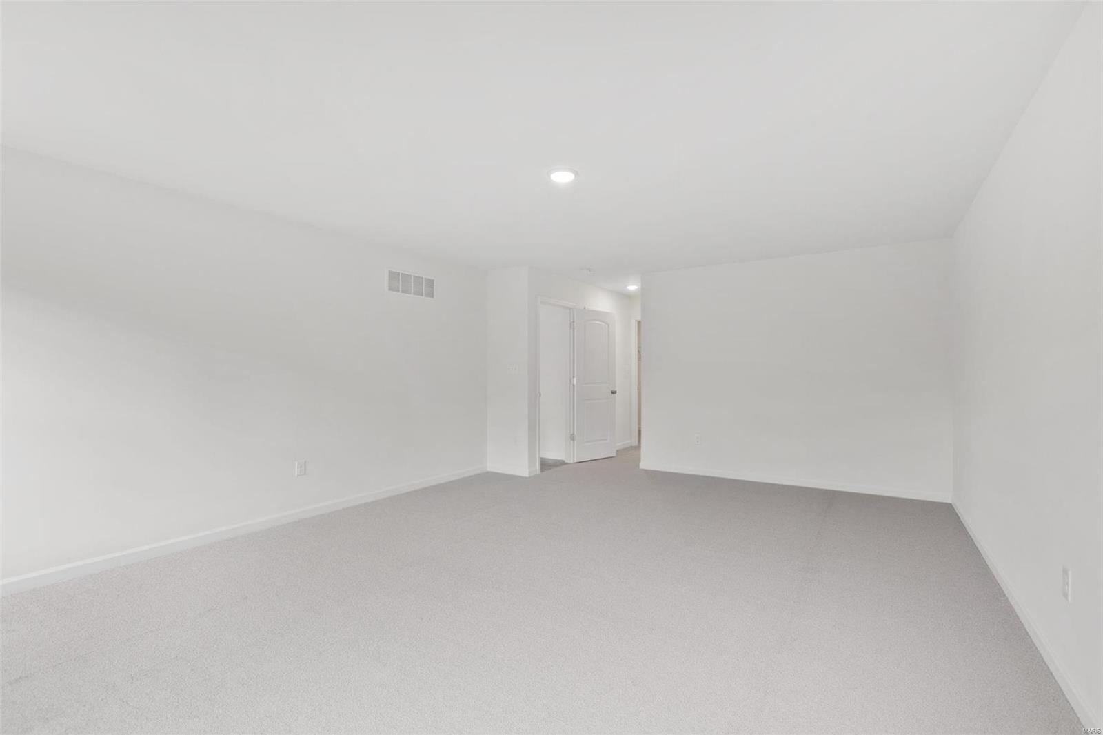 209 Windmill View Drive Property Photo 5