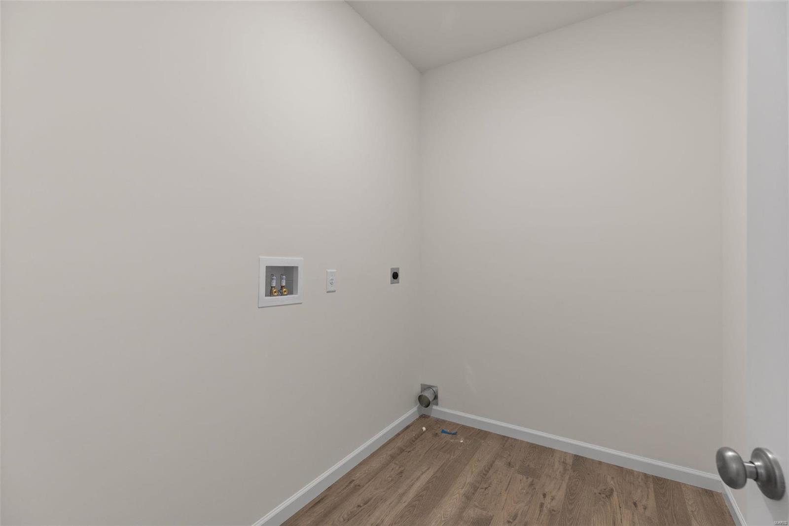 218 Windmimll View Drive Property Photo 14