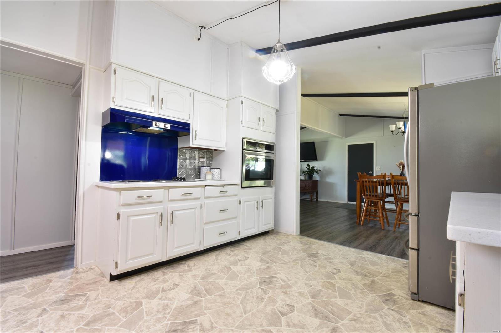 605 E Henry Street Property Photo 12