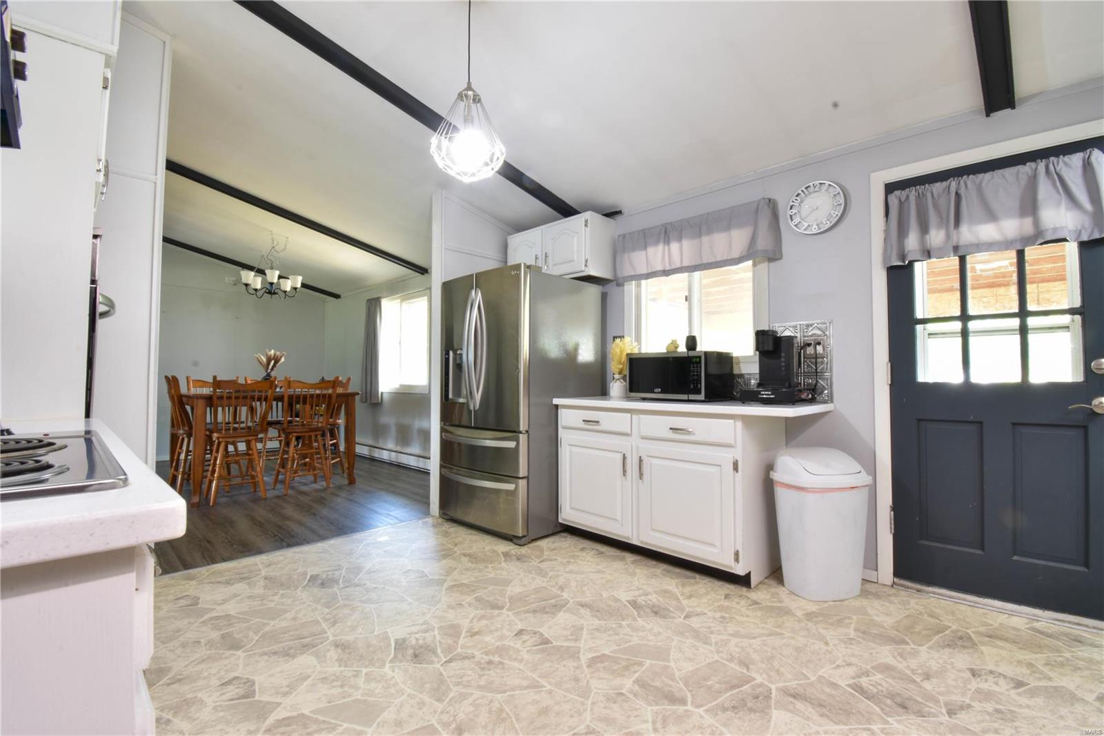605 E Henry Street Property Photo 13