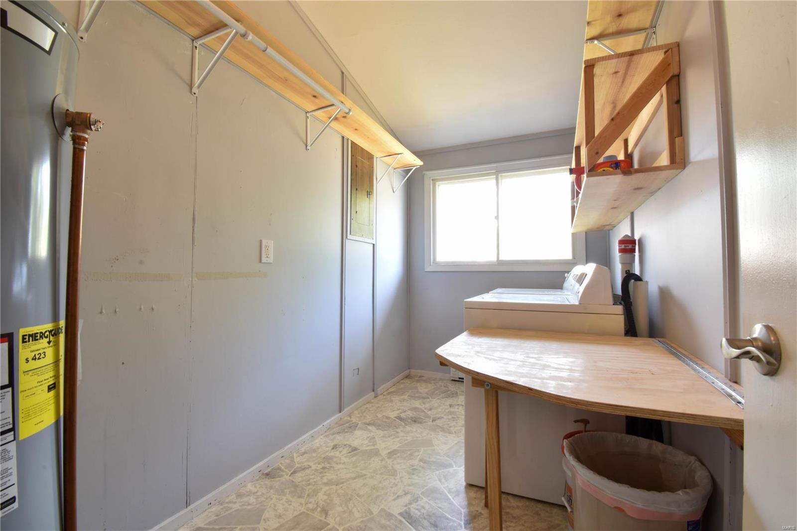 605 E Henry Street Property Photo 14