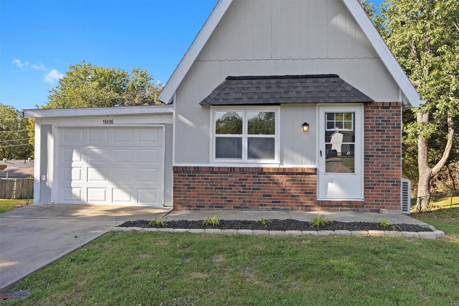 16696 Oak Bridge Road Property Photo 3