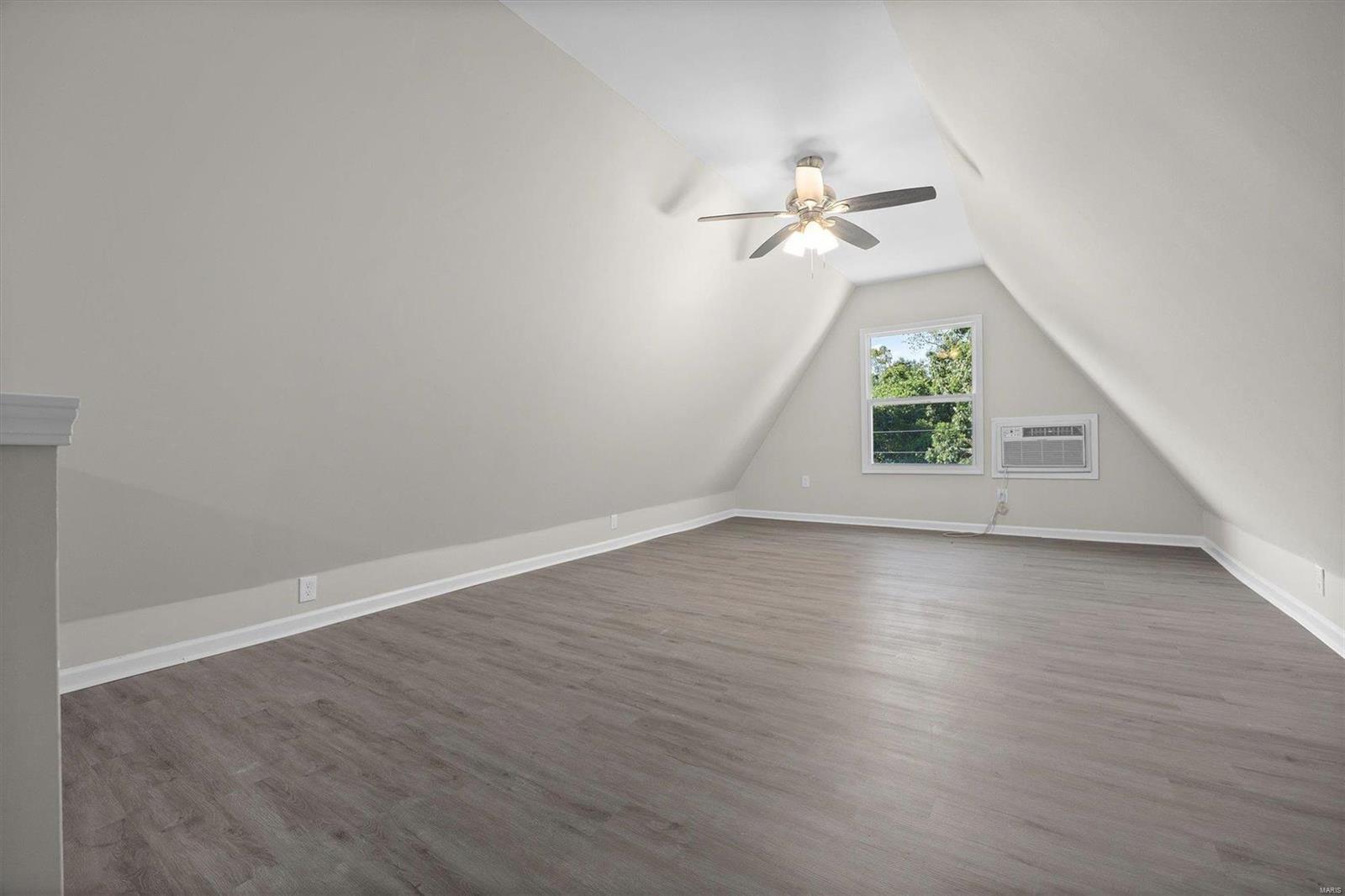 16696 Oak Bridge Road Property Photo 12