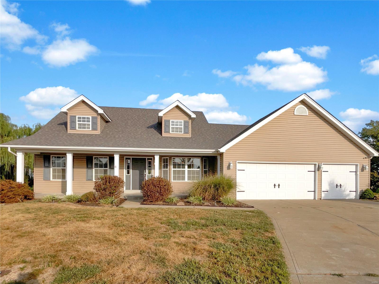 938 Hampshire Heath Drive Property Photo 1
