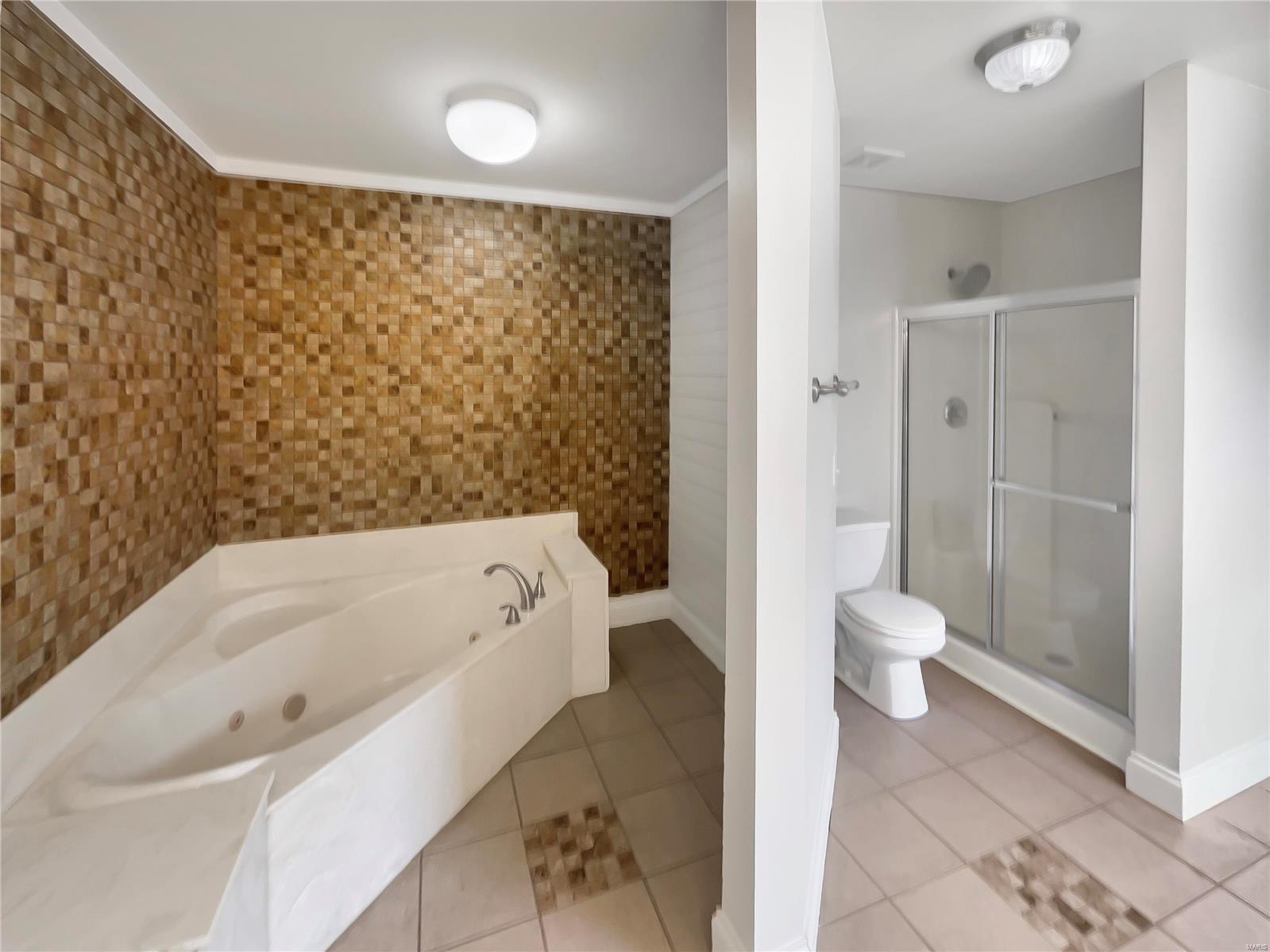 938 Hampshire Heath Drive Property Photo 7