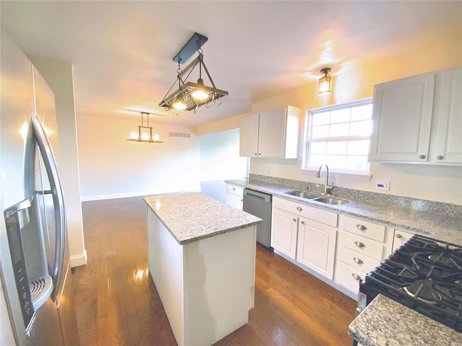 938 Hampshire Heath Drive Property Photo 11
