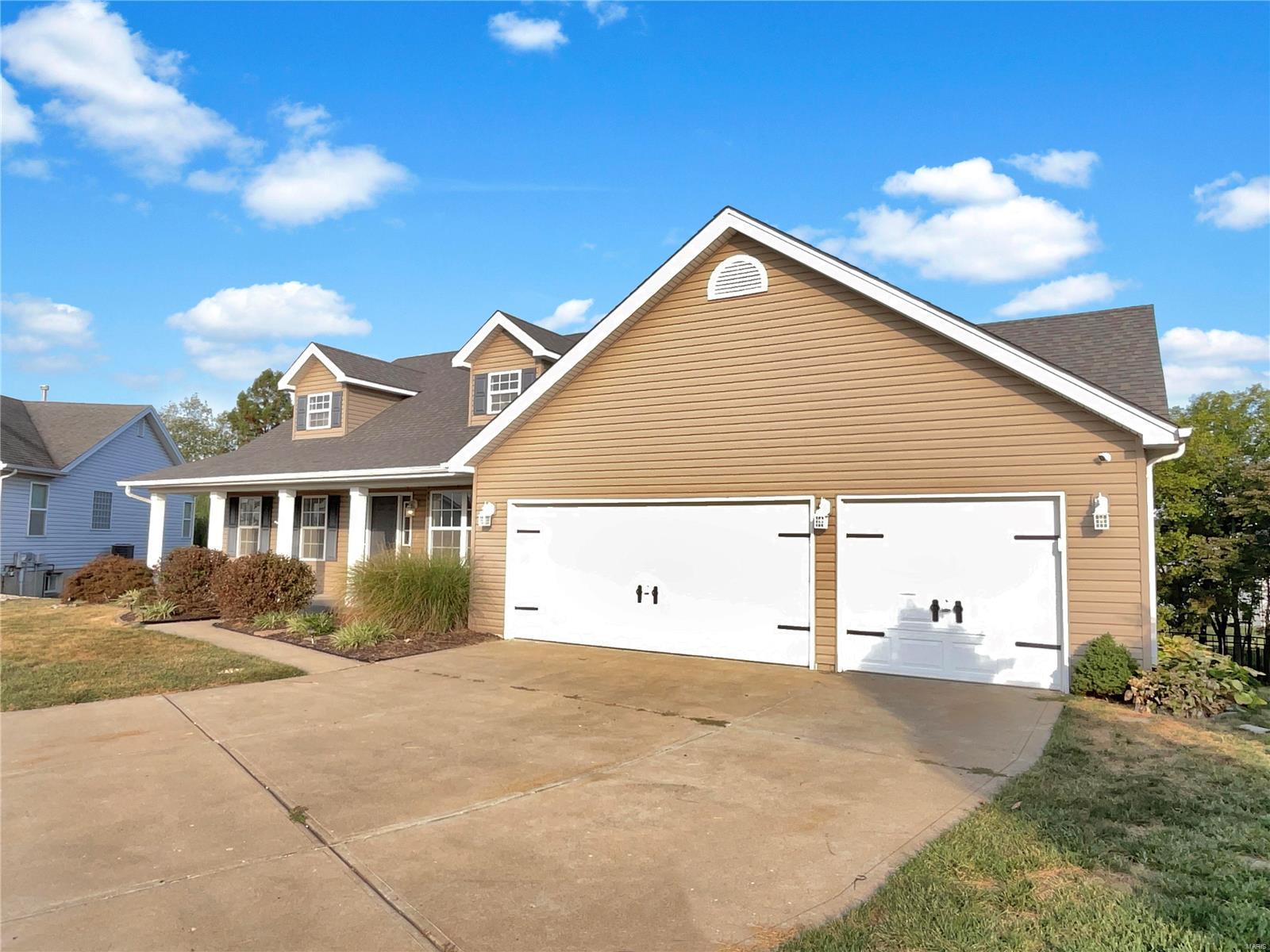 938 Hampshire Heath Drive Property Photo 17