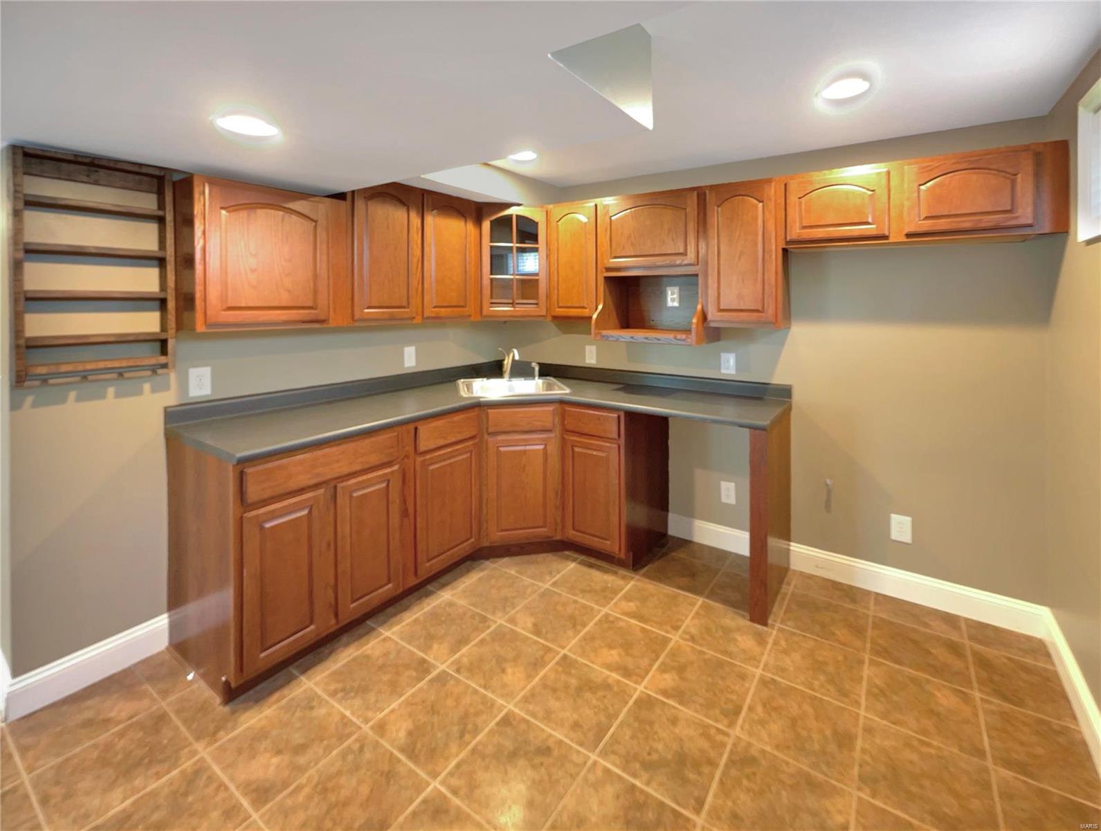 938 Hampshire Heath Drive Property Photo 29
