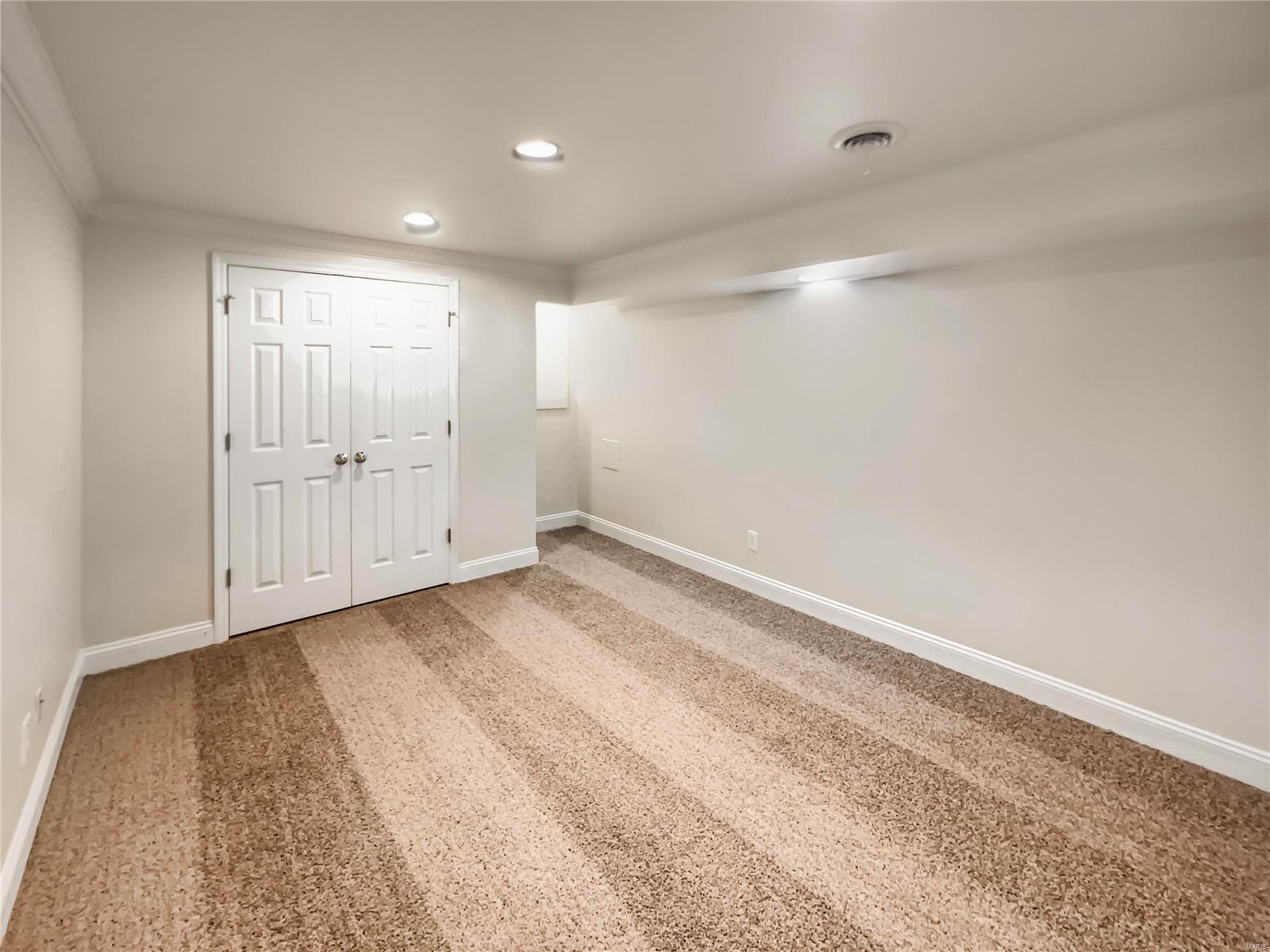 938 Hampshire Heath Drive Property Photo 31