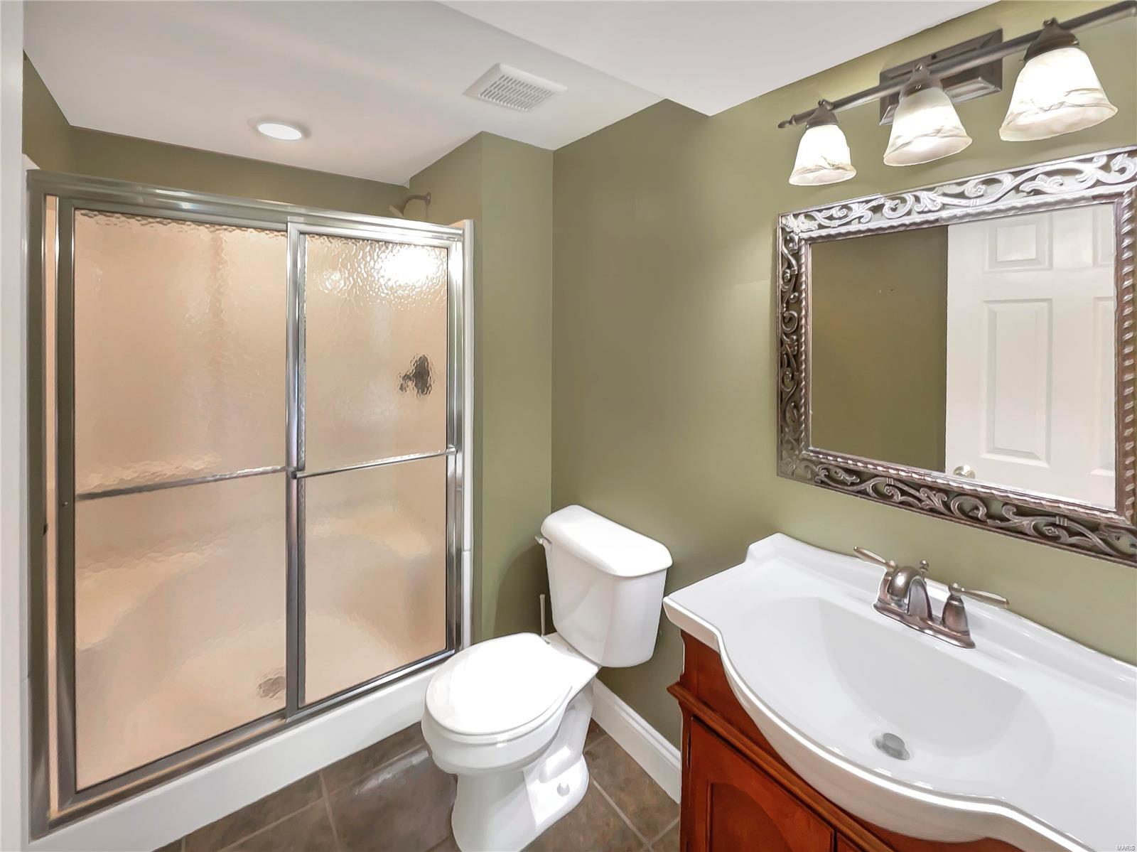 938 Hampshire Heath Drive Property Photo 32