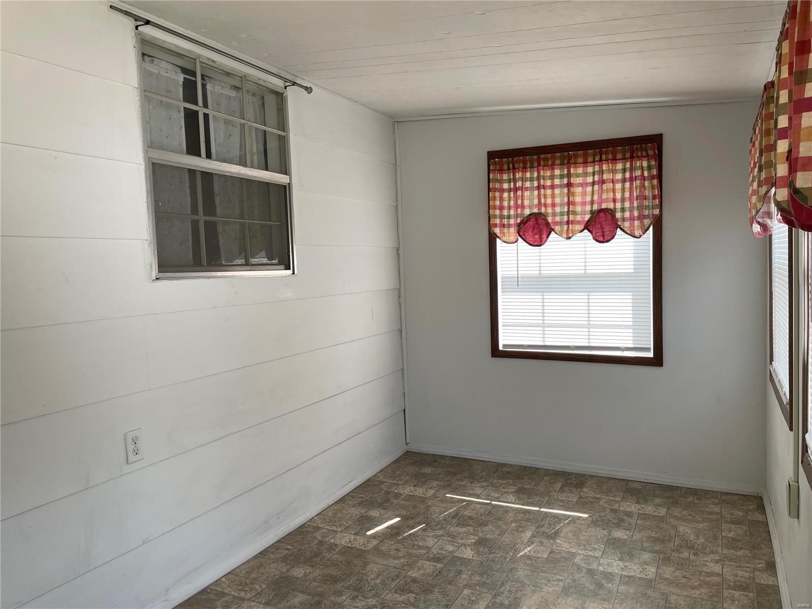 637 E. Daniels St. Property Photo 13