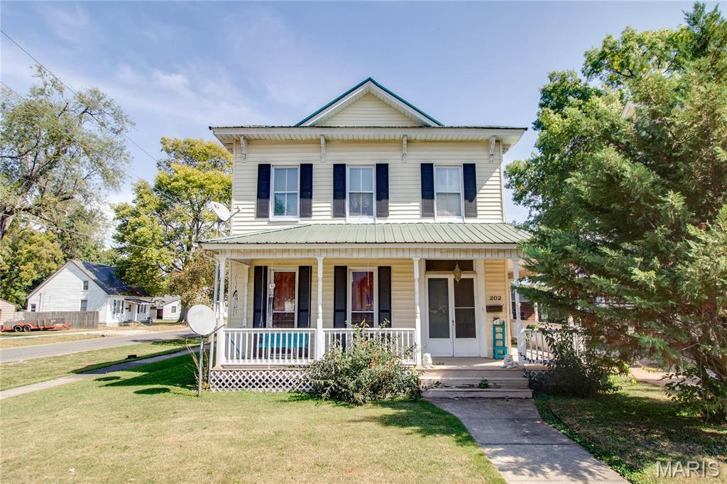 202 4th Street Property Photo 2