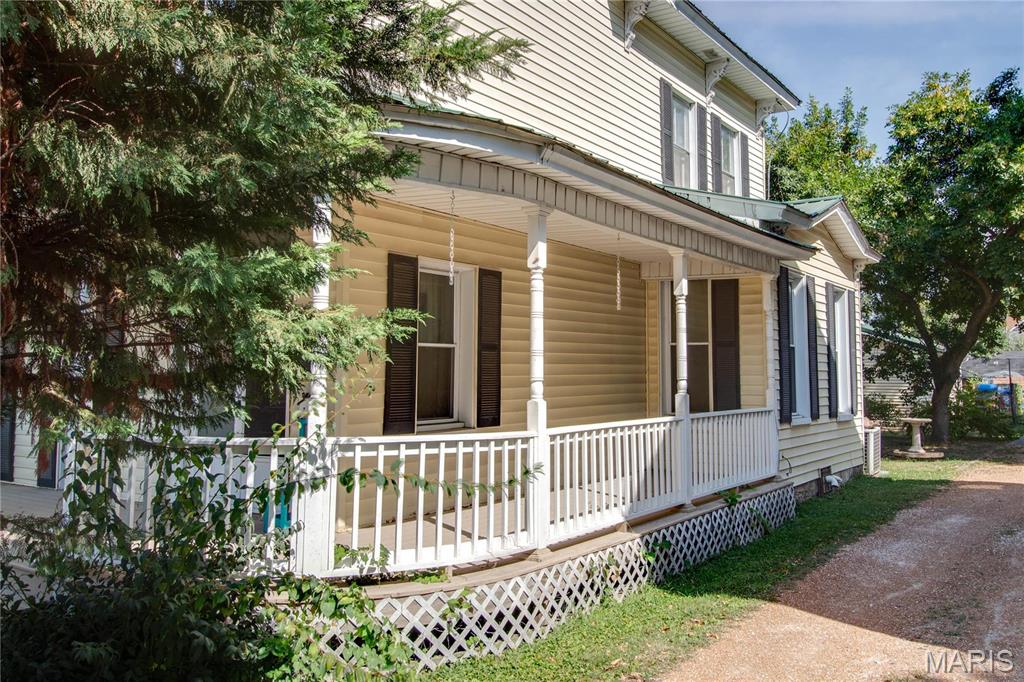 202 4th Street Property Photo 3