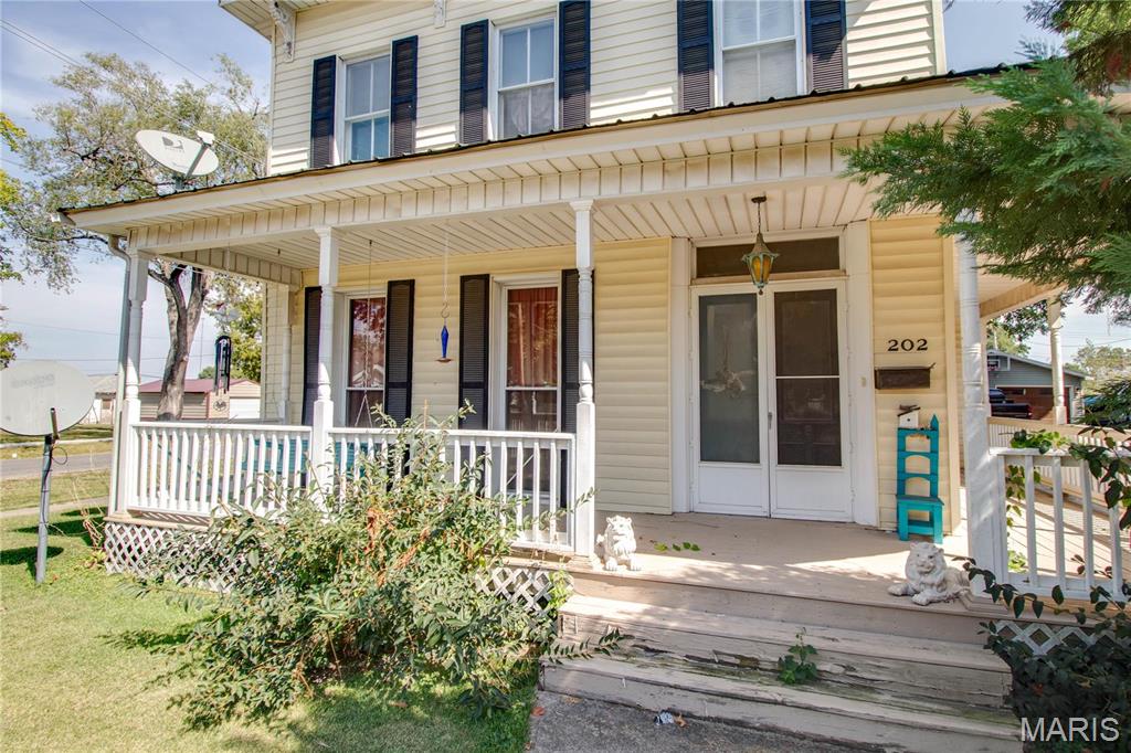 202 4th Street Property Photo 4