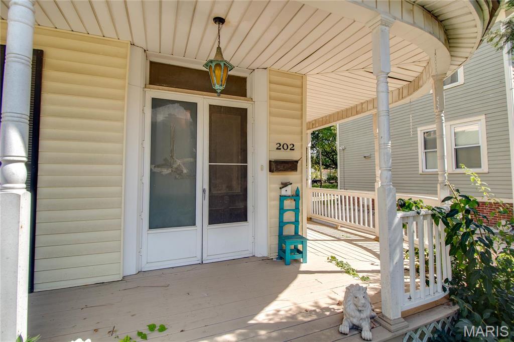 202 4th Street Property Photo 5