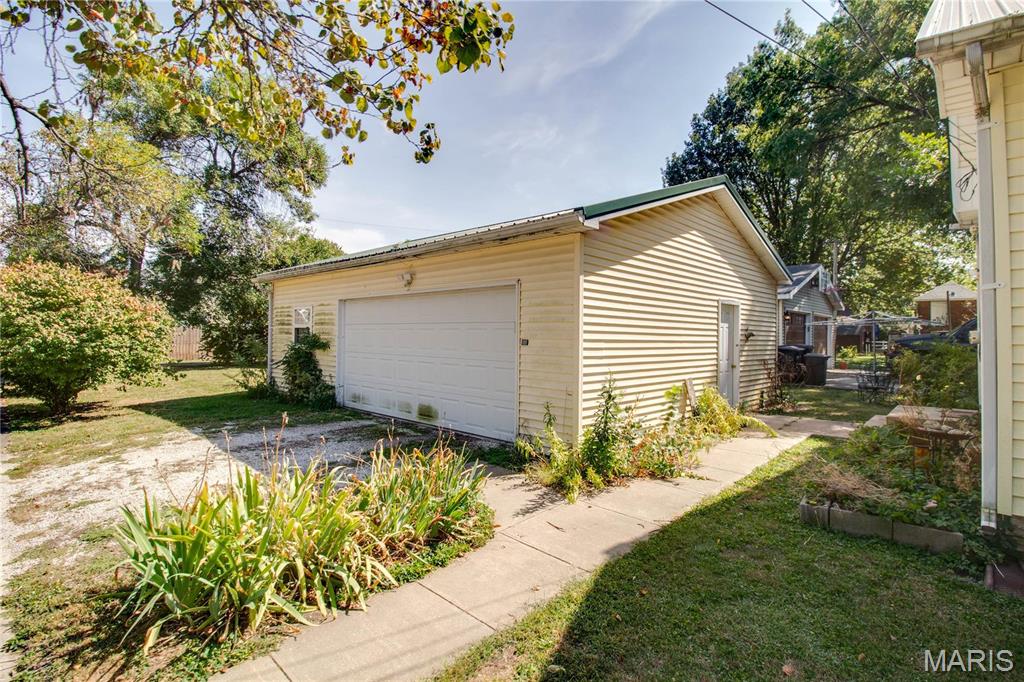 202 4th Street Property Photo 32