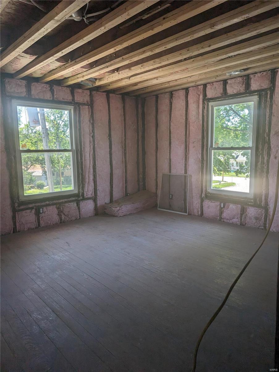 220 E Main Street Property Photo 19