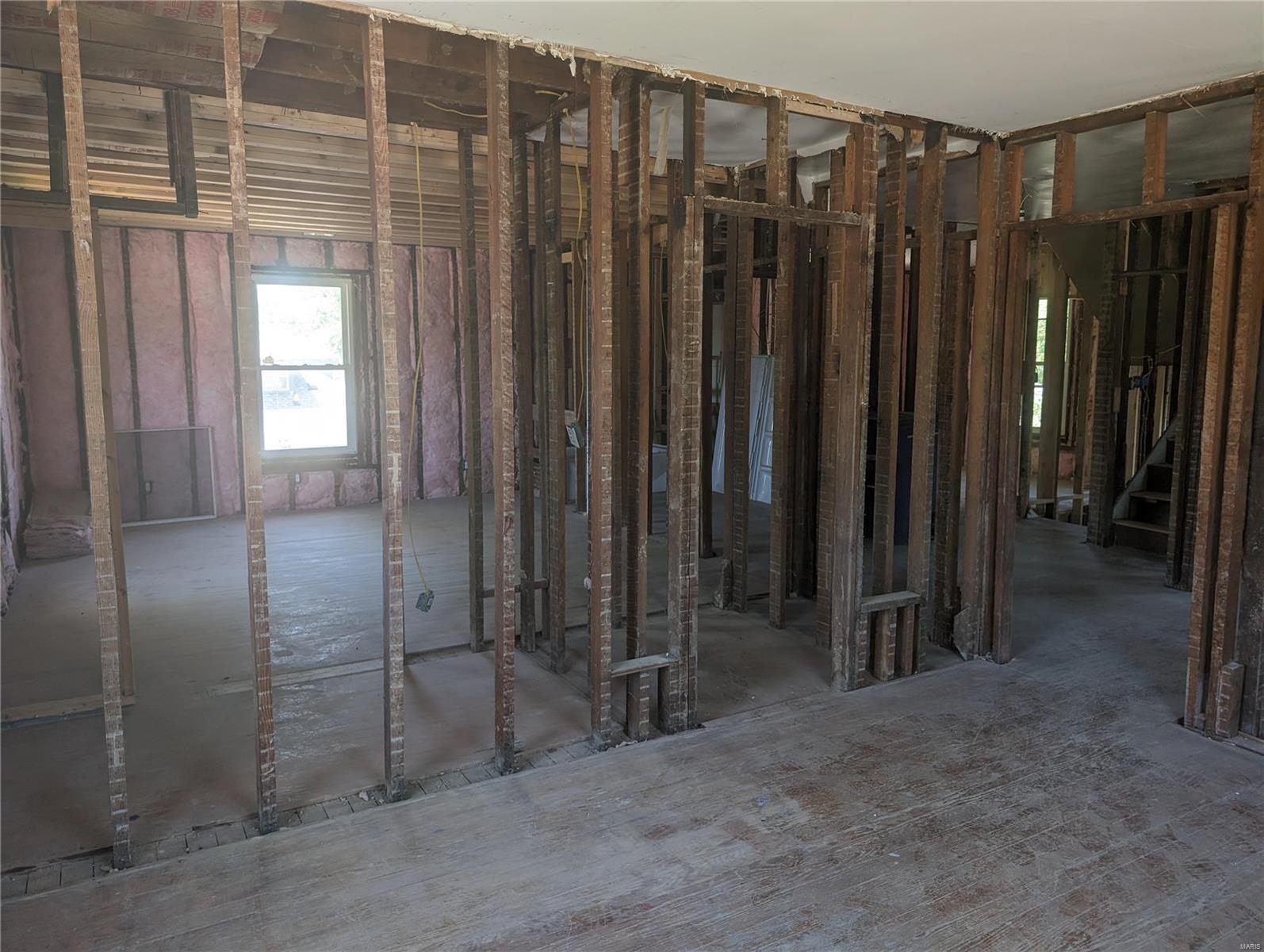 220 E Main Street Property Photo 22