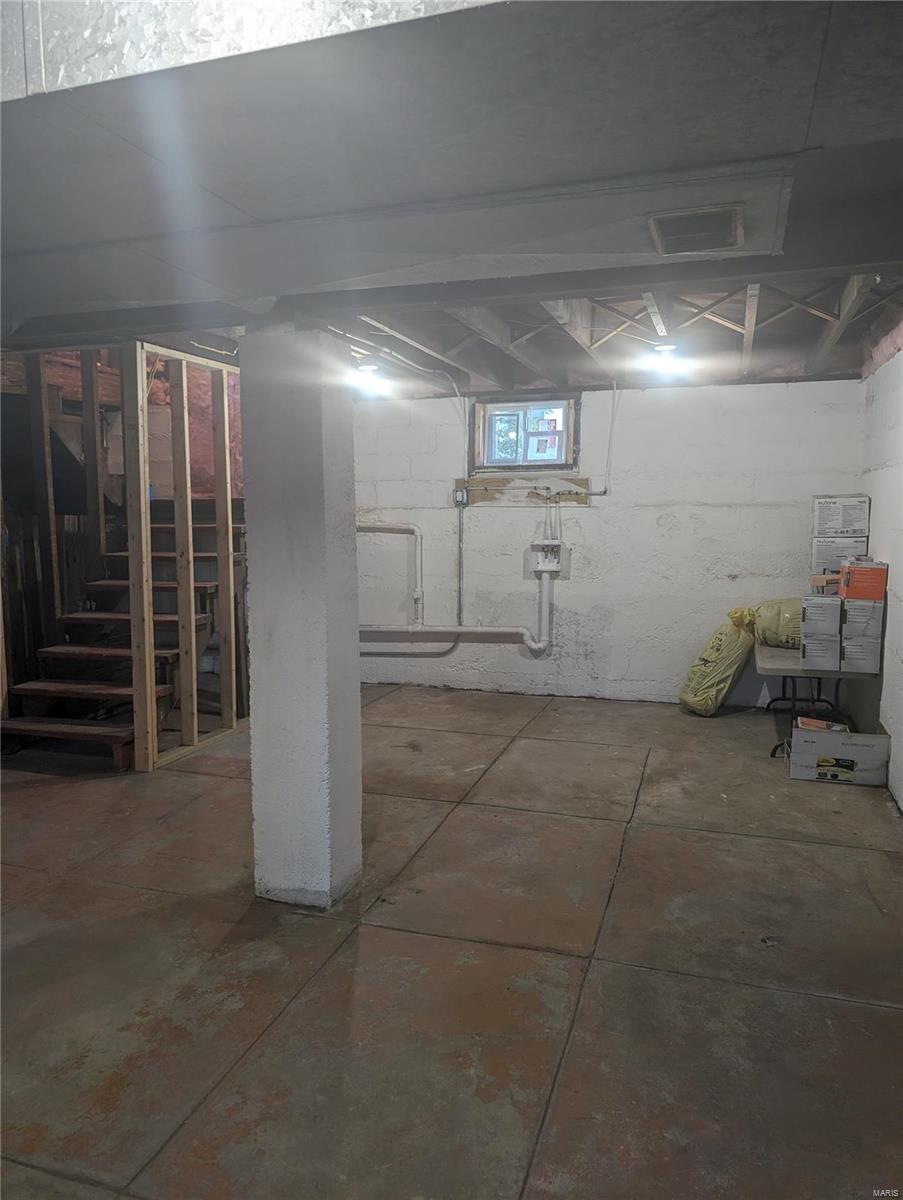 220 E Main Street Property Photo 39