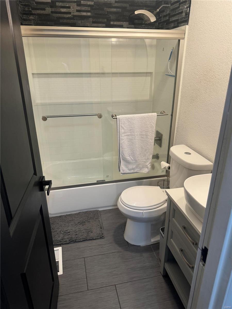 4854 Mehl Avenue Property Photo 24
