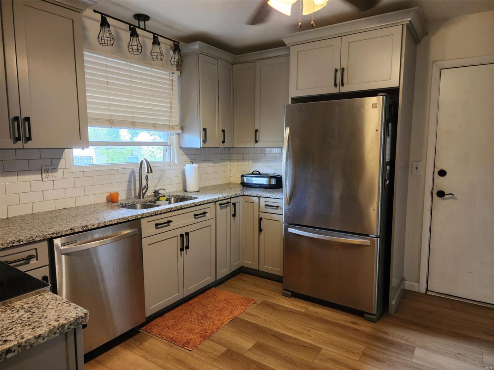 2821 Sunset Drive Property Photo 1