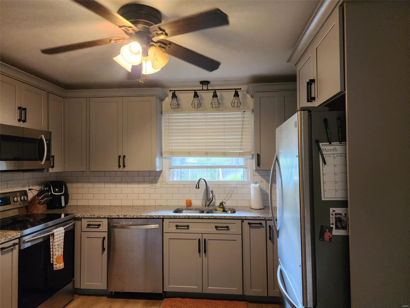 2821 Sunset Drive Property Photo 5